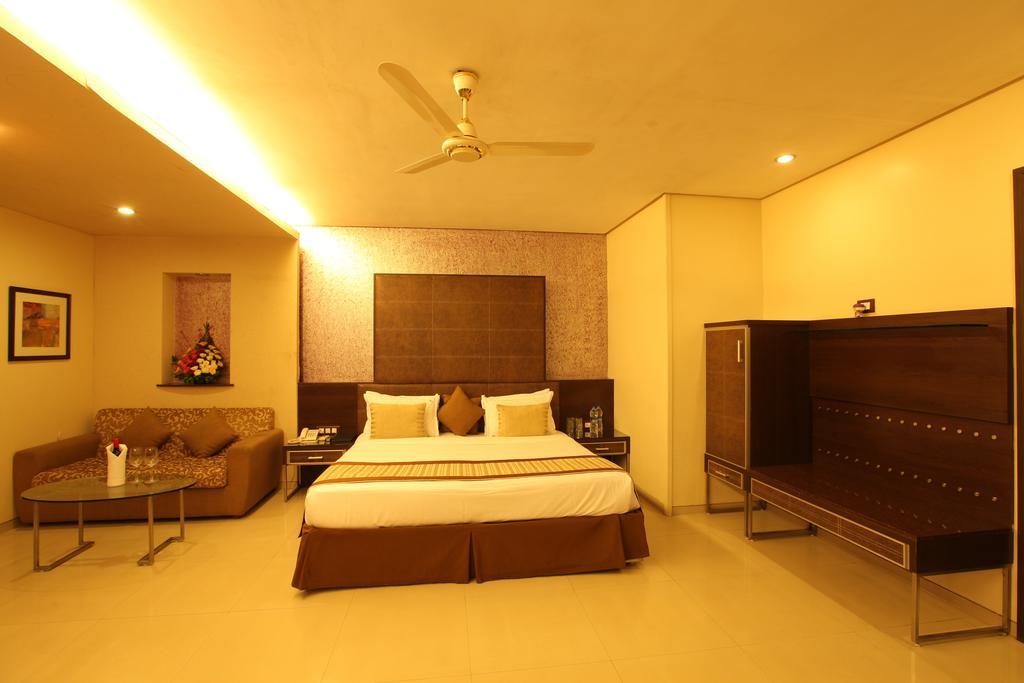 Mirasol Resort Daman Room photo